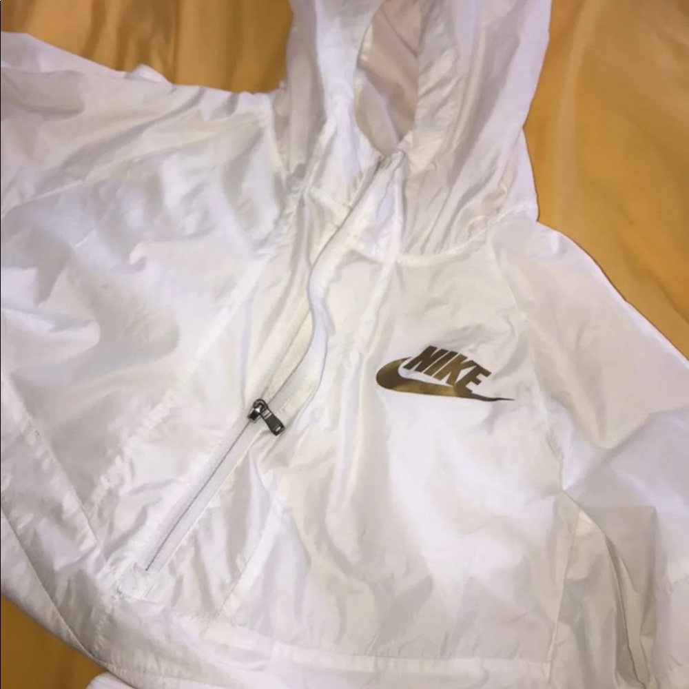“SOLD” White Nike Windbreaker